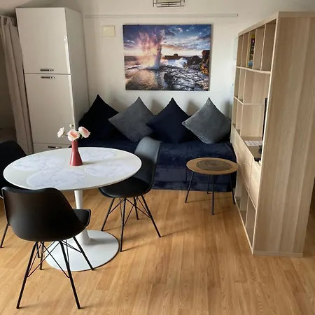 Casa * Njivice