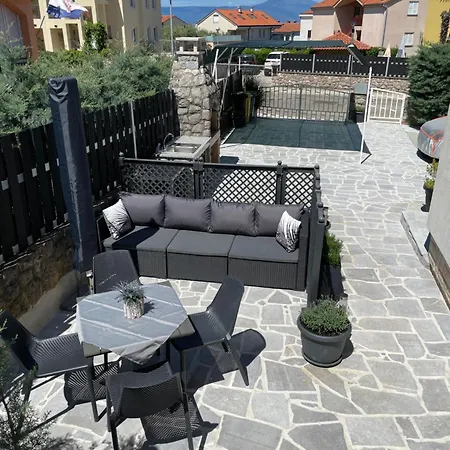 Casa * Njivice